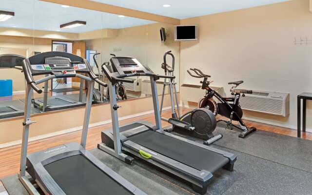 Super 8 by Wyndham Spokane/West