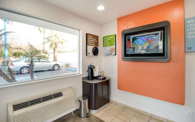 Motel 6 Phoenix East
