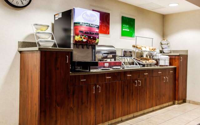 Comfort Suites Independence - Kansas City