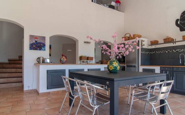 Secluded Villa in Lorgues With Private Pool