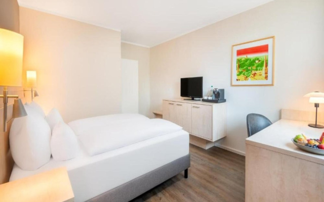 Sunday Hotel Bielefeld Standard King Room