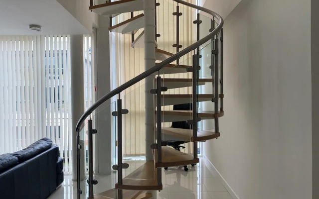 Cosy 3 bed Penthouse in Royal Docks London