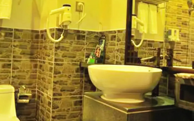 Chunzhichao Business Hotel