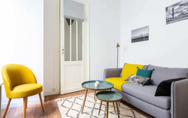 Modern Apartment in City Center for up to 4 Guests!