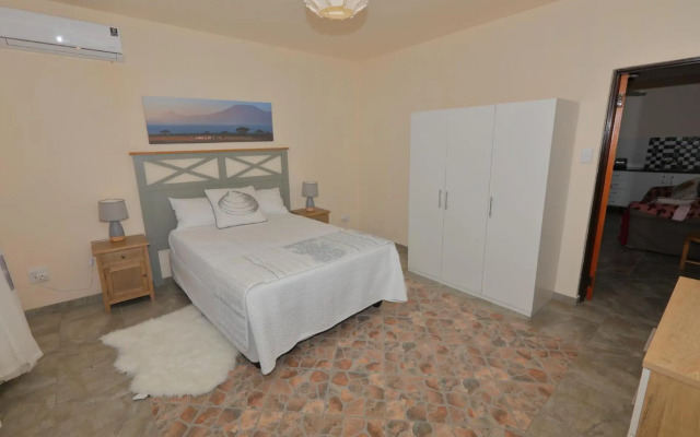 Oasis in the Wild @Marloth