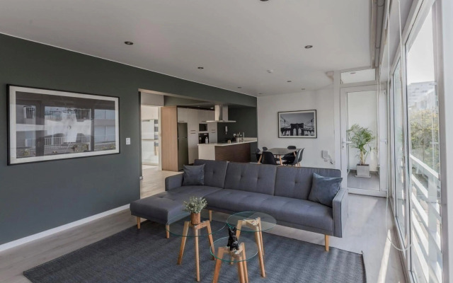 Monochromatic 2BR in Miraflores