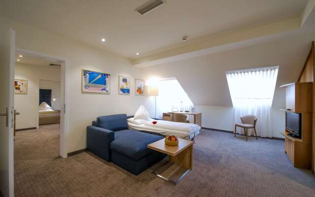 HiLight Suites Hotel