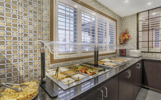 Best Western Plus Brookside Inn