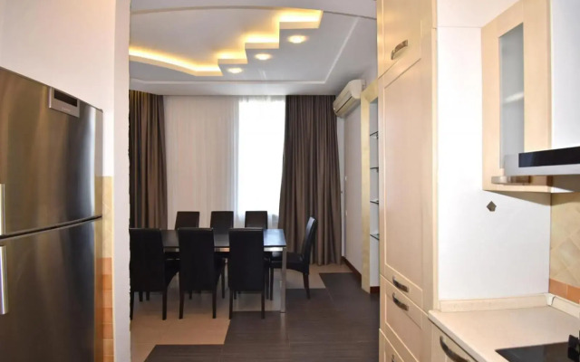 Прекрасная 4-ех комнатная квартира в самом центре