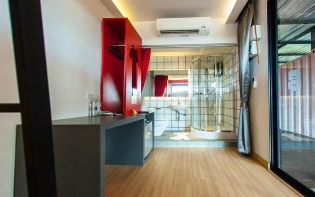 Little Box Hotel