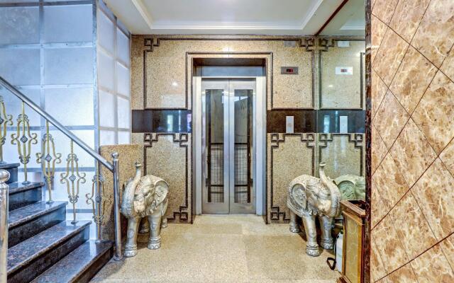 OYO 77436 Mahalaxmi Park Hotel