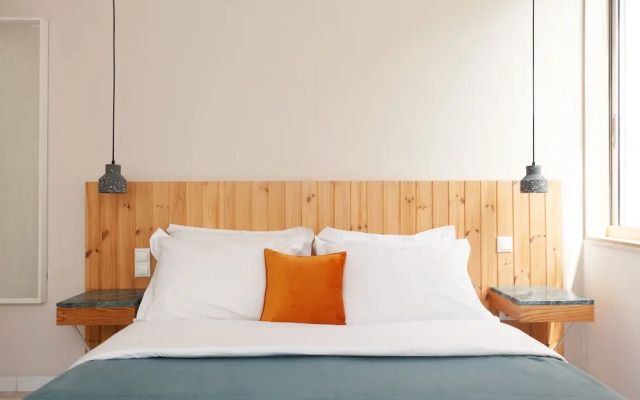 The Marble Suites, PLAKA