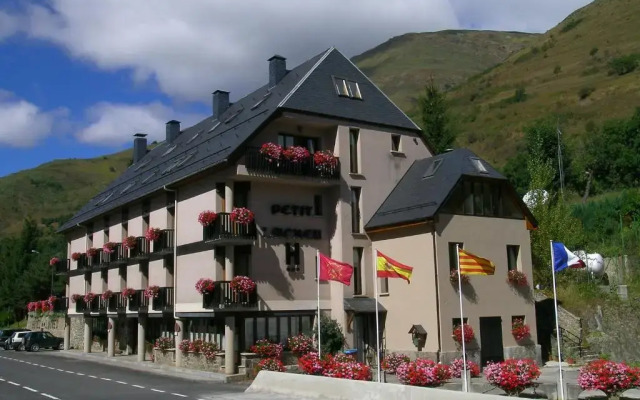 Hotel Petit Lacreu