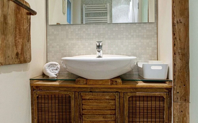 Amazing 1 Bed House W/patio nr Centro