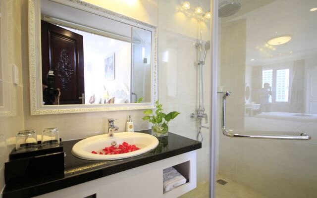 Tuyet Son Hotel
