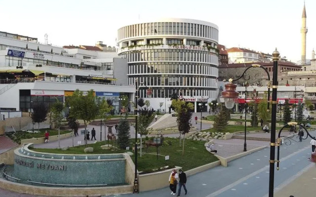 Parlak Otel