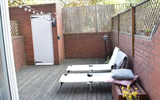 2 Bedroom Maisonette In Islington