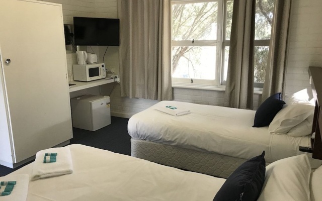 Walpole Hotel Motel – Guest Rooms – Walpole