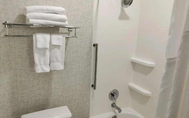 Holiday Inn Express Newberg - Wine Country by IHG