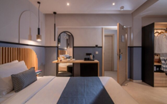 Mistral Bay Hotel
