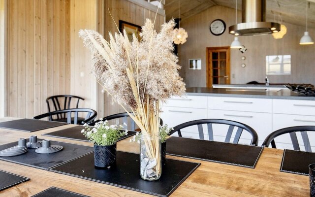 10 Person Holiday Home in Hals