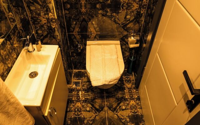 Ck Palace Hotel