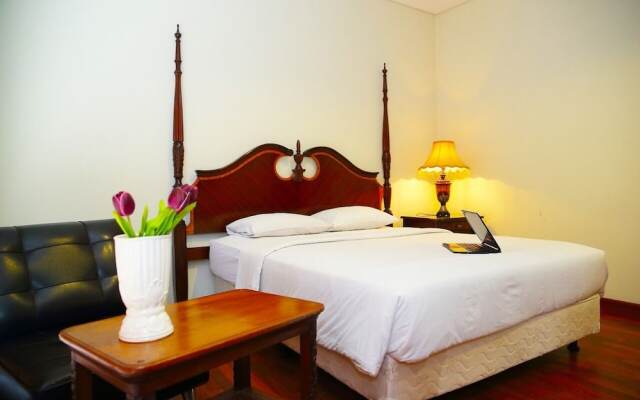 Kyriad Pejaten Suites