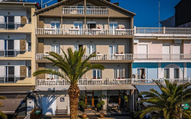 Avra Hotel