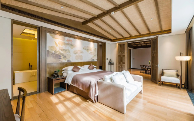 S & N International Hotel Linhai