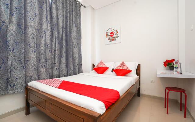 OYO 318 K1 UPN Rungkut Madya