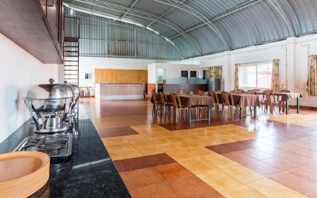 Treebo Pappilon Palace - PVS Circle