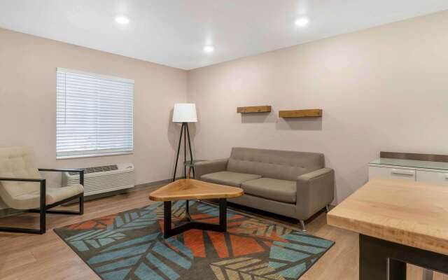 Extended Stay America Select Suites - Louisville - Airport