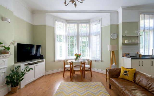 Entire 2 Bedroom Apartment In Central Cardiff