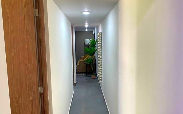 GRAN UBICACIÓN, en la zona de SANTA FE, KING BED