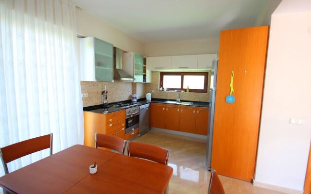 Paradise Town - Villa Family