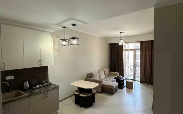 Spacious 1BR Pool & Sauna