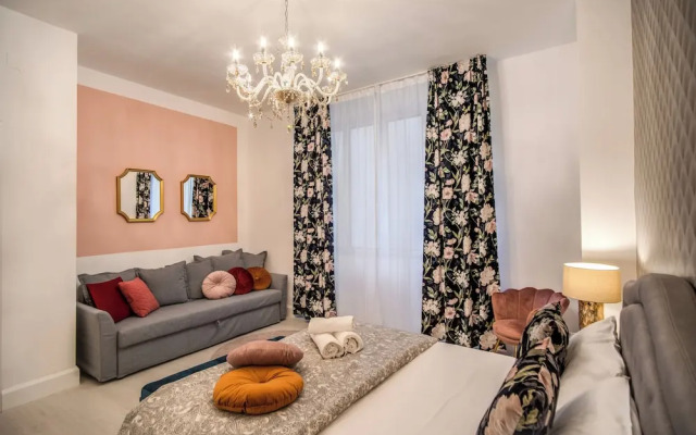 White Mirror  Apartment