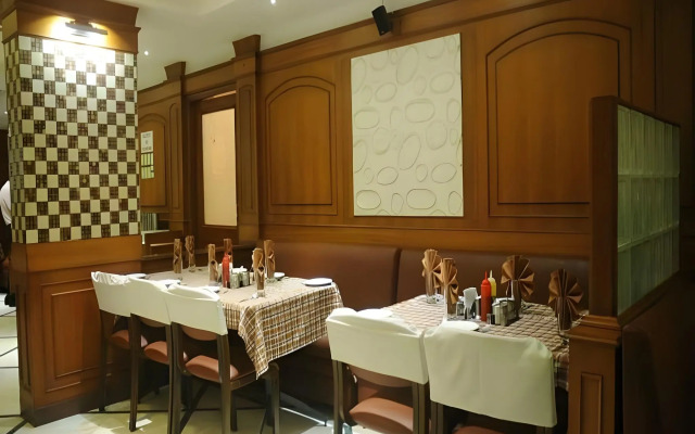 Hotel Maurya Residency