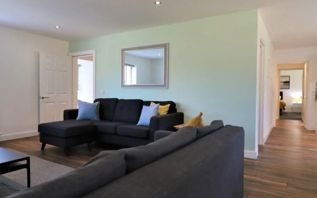 Railway House 5 bed - Maryhill