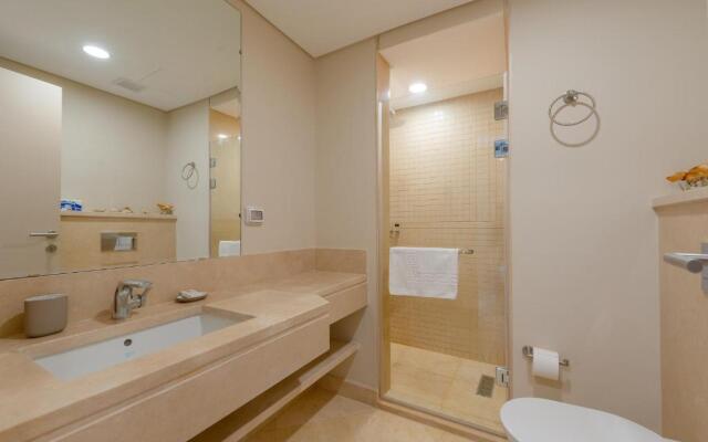 Elegant 2-Bedroom Apartment in Mangroovy, Pool & Beach