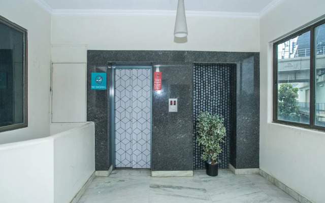 OYO 18762 Vaishnavi Residency