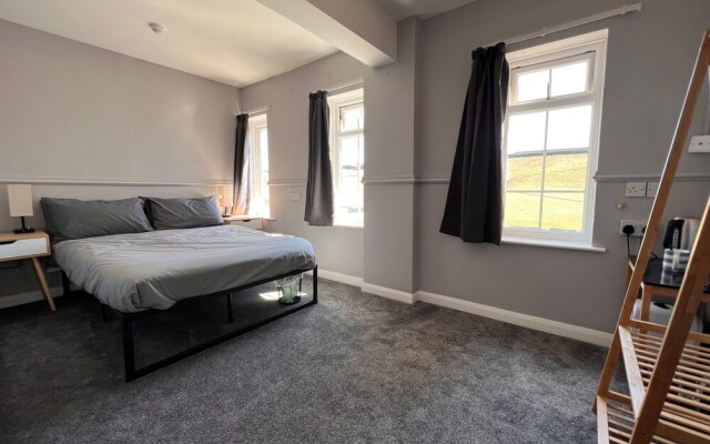 Sea View Hotel - Sandpebbles