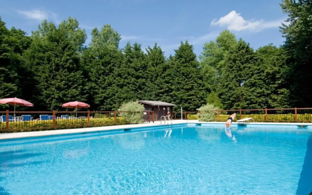 Le Manoir Hotel