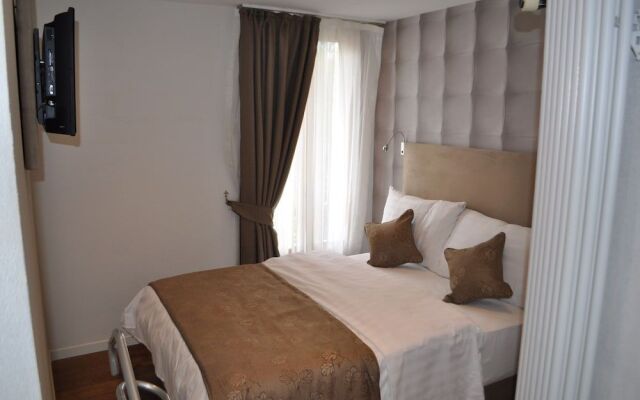 Hotel De Savoie