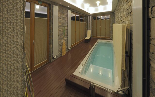 Esmarin Wellness Hotel
