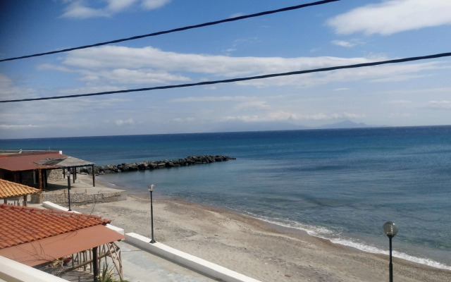 Fania 2 Rooms In Front Of The Sea