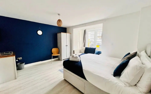Tanzanite Apartment in Cambridge