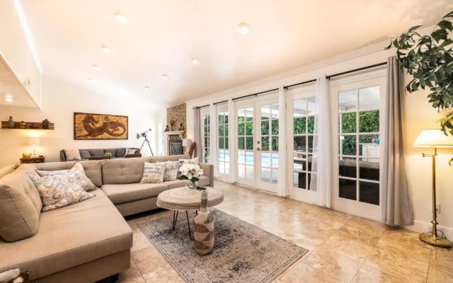 Villa Sausalito - Newly Designed 4BR HOUSE & POOL by Topanga