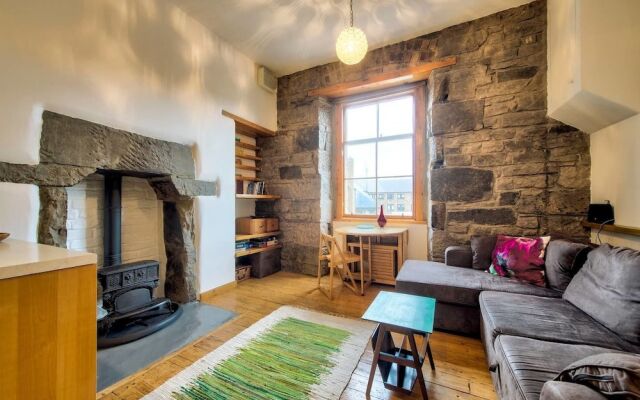 Lovely Central 1BR Flat in Prime Festival Location