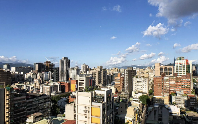 Q Square Apartment